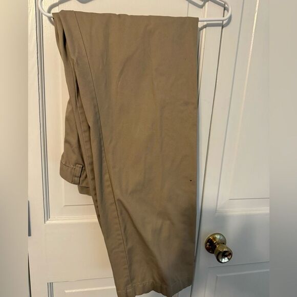 Jos. A. Bank Other - Men’s Classic Khakis‎ 34x30 great condition. Jos A Bank. Straight leg.